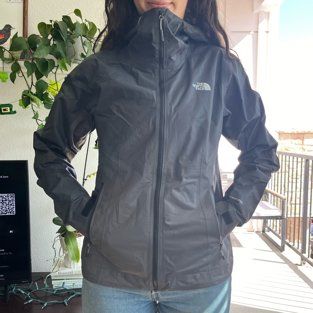 North Face dry vent rain jacket. Woman’s size Medium.
